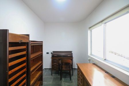 Casa à venda com 253m², 3 quartos e 5 vagas Casa à venda com 253m², 3 quartos e 5 vagasQuarto de Serviço