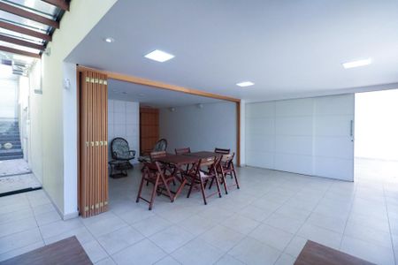 Casa à venda com 253m², 3 quartos e 5 vagas Casa à venda com 253m², 3 quartos e 5 vagasÁrea Gourmet