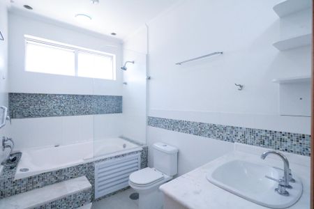 Casa à venda com 253m², 3 quartos e 5 vagas Casa à venda com 253m², 3 quartos e 5 vagasBanheiro Quarto 1 e 2