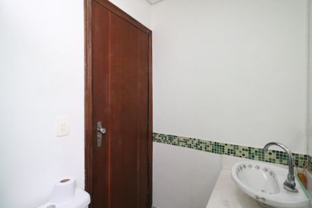 Casa à venda com 253m², 3 quartos e 5 vagas Casa à venda com 253m², 3 quartos e 5 vagasBanheiro da Área Gourmet