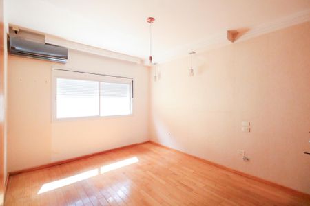 Casa à venda com 253m², 3 quartos e 5 vagas Casa à venda com 253m², 3 quartos e 5 vagasQuarto 3