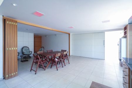 Casa à venda com 253m², 3 quartos e 5 vagas Casa à venda com 253m², 3 quartos e 5 vagasÁrea Gourmet