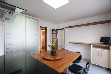 Casa à venda com 253m², 3 quartos e 5 vagas Casa à venda com 253m², 3 quartos e 5 vagasCozinha