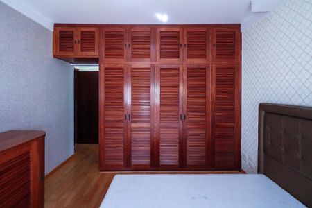 Casa à venda com 253m², 3 quartos e 5 vagas Casa à venda com 253m², 3 quartos e 5 vagasSuíte 1