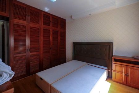 Casa à venda com 253m², 3 quartos e 5 vagas Casa à venda com 253m², 3 quartos e 5 vagasSuíte 1