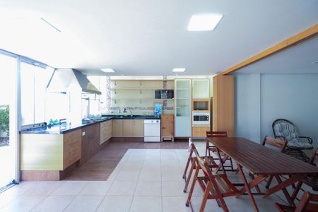 Casa à venda com 253m², 3 quartos e 5 vagas Casa à venda com 253m², 3 quartos e 5 vagasÁrea Gourmet