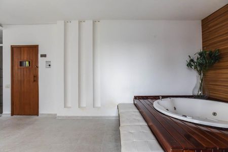 Apartamento à venda com 155m², 3 quartos e 3 vagas Apartamento à venda com 155m², 3 quartos e 3 vagasÁrea Comum