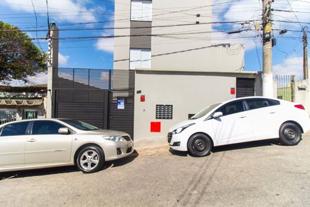 Apartamento à venda com 45m², 2 quartos e 1 vaga Apartamento à venda com 45m², 2 quartos e 1 vagaFachada