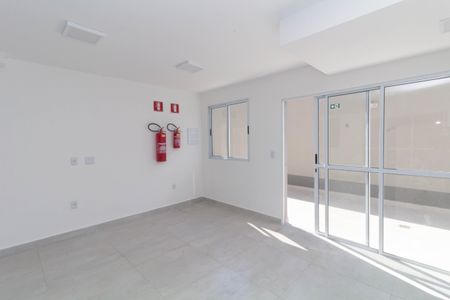 Apartamento para alugar com 54m², 2 quartos e 1 vaga Apartamento para alugar com 54m², 2 quartos e 1 vagaÁrea comum - Salão de festas