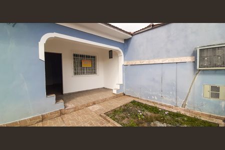 Casa para alugar com 161m², 4 quartos e 8 vagas Casa para alugar com 161m², 4 quartos e 8 vagasQuintal