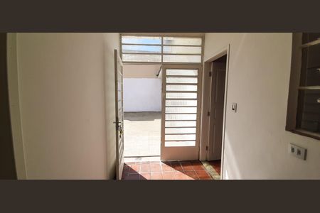 Casa para alugar com 161m², 4 quartos e 8 vagas Casa para alugar com 161m², 4 quartos e 8 vagasÁrea de Serviço da Edícula