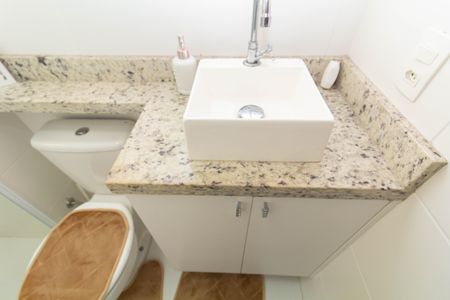 Apartamento à venda com 45m², 2 quartos e sem vaga Apartamento à venda com 45m², 2 quartos e sem vagaBanheiro