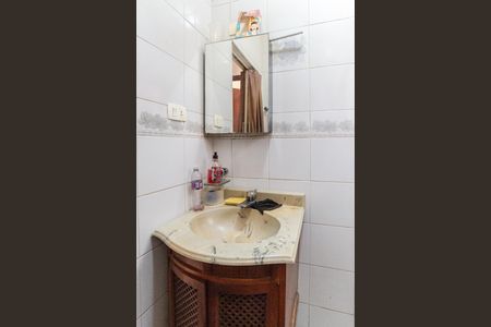 Casa à venda com 235m², 4 quartos e 2 vagas Casa à venda com 235m², 4 quartos e 2 vagasBanheiro