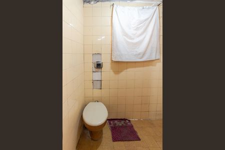 Casa à venda com 235m², 4 quartos e 2 vagas Casa à venda com 235m², 4 quartos e 2 vagasCasa 3 - Banheiro