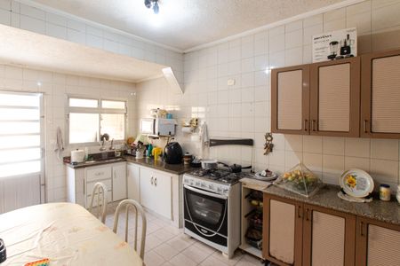 Casa à venda com 235m², 4 quartos e 2 vagas Casa à venda com 235m², 4 quartos e 2 vagasCozinha