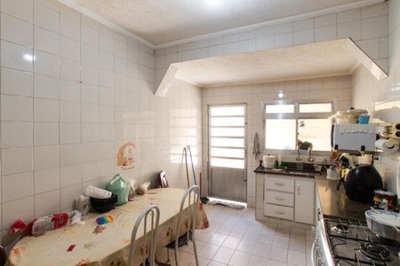 Casa à venda com 235m², 4 quartos e 2 vagas Casa à venda com 235m², 4 quartos e 2 vagasCozinha