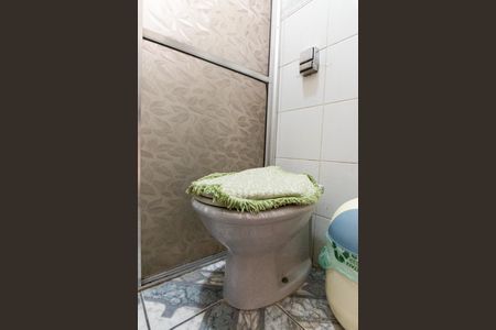 Casa à venda com 235m², 4 quartos e 2 vagas Casa à venda com 235m², 4 quartos e 2 vagasBanheiro