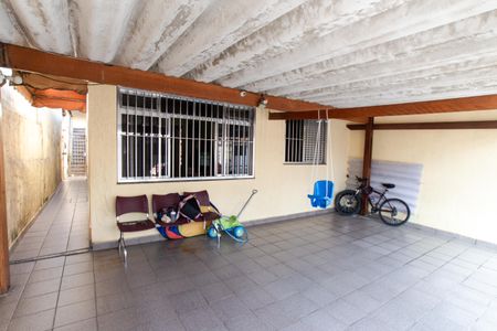 Casa à venda com 235m², 4 quartos e 2 vagas Casa à venda com 235m², 4 quartos e 2 vagasGaragem
