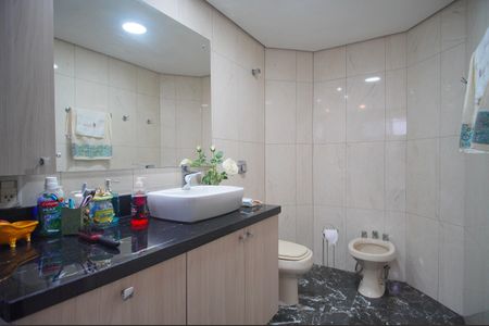 Apartamento à venda com 280m², 3 quartos e 2 vagasBanheiro da Suíte