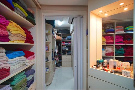 Apartamento à venda com 280m², 3 quartos e 2 vagasCloset da suíte