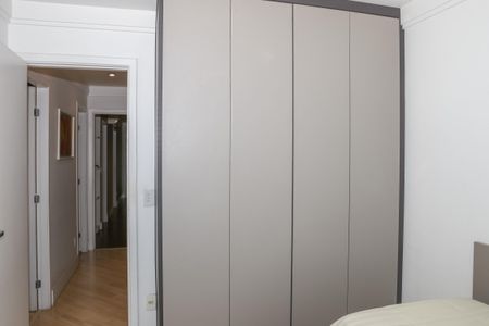 Apartamento para alugar com 126m², 3 quartos e 3 vagas Apartamento para alugar com 126m², 3 quartos e 3 vagasQuarto