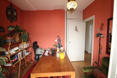 Casa à venda com 242m², 4 quartos e 2 vagasSuíte 2