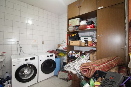 Casa à venda com 242m², 4 quartos e 2 vagasÁrea de Serviço