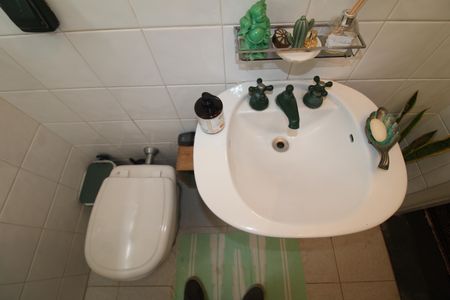 Casa à venda com 242m², 4 quartos e 2 vagasBanheiro