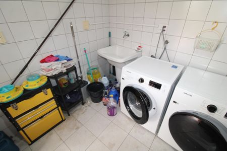 Casa à venda com 242m², 4 quartos e 2 vagasÁrea de Serviço