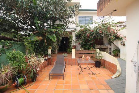 Casa à venda com 242m², 4 quartos e 2 vagasQuintal