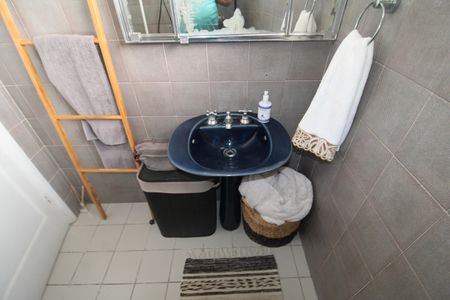 Casa à venda com 242m², 4 quartos e 2 vagasBanheiro da Suíte 2