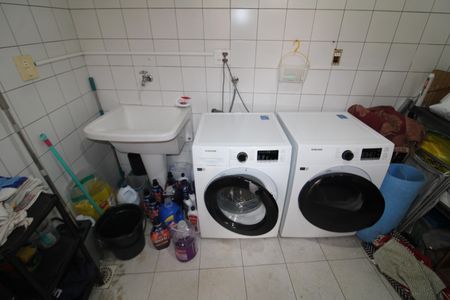 Casa à venda com 242m², 4 quartos e 2 vagasÁrea de Serviço