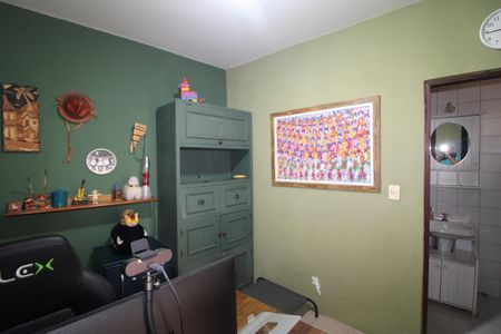 Casa à venda com 242m², 4 quartos e 2 vagasSuíte 1