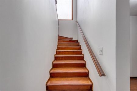 Casa à venda com 230m², 4 quartos e 3 vagas