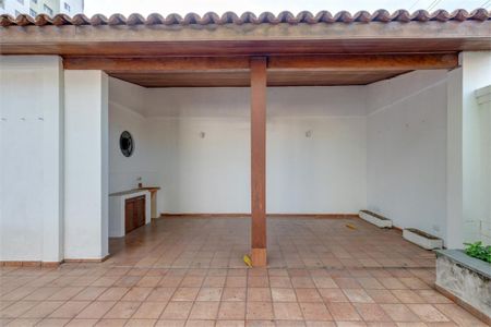 Casa à venda com 230m², 4 quartos e 3 vagas