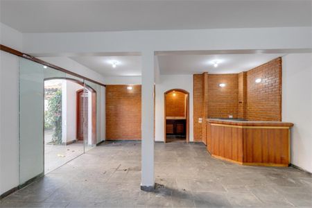 Casa à venda com 230m², 4 quartos e 3 vagas