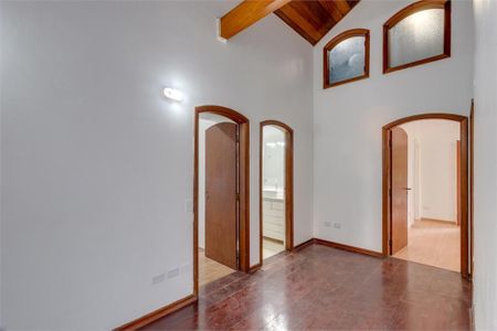 Casa à venda com 230m², 4 quartos e 3 vagas