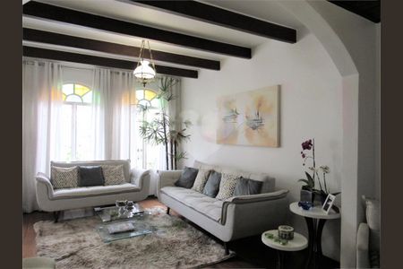 Casa à venda com 225m², 4 quartos e 2 vagas