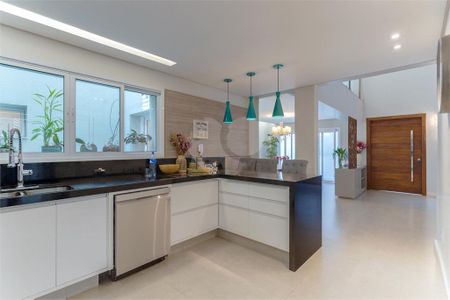 Casa à venda com 350m², 5 quartos e 3 vagas