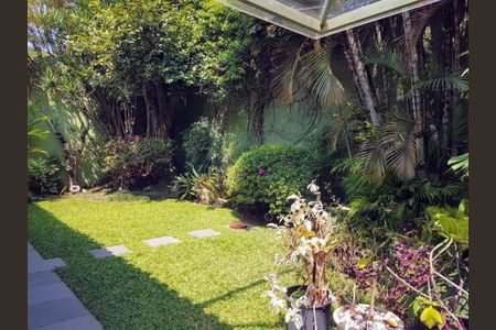Casa à venda com 320m², 3 quartos e 3 vagas