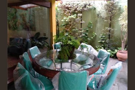 Casa à venda com 320m², 3 quartos e 3 vagas