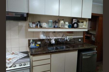 Casa à venda com 320m², 3 quartos e 3 vagas