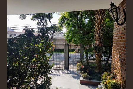 Casa à venda com 320m², 3 quartos e 3 vagas