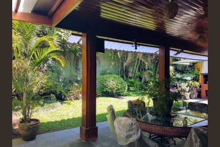 Casa à venda com 320m², 3 quartos e 3 vagas