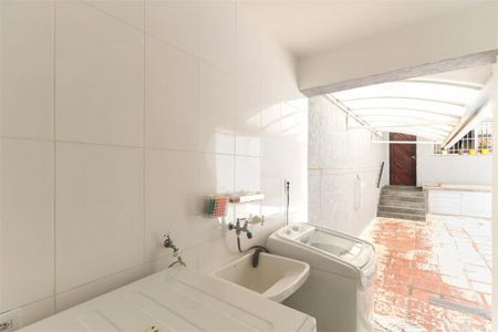 Casa à venda com 151m², 2 quartos e 2 vagas