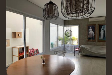 Casa à venda com 4 quartos, 278m² em Vila Cruzeiro, São Paulo