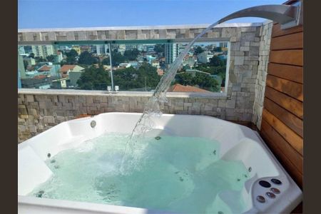 Casa à venda com 138m², 2 quartos e 3 vagas