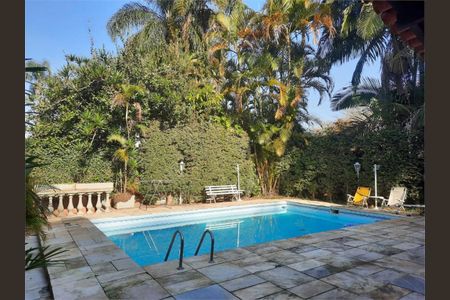 Casa à venda com 600m², 5 quartos e 4 vagas