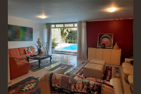 Casa à venda com 600m², 5 quartos e 4 vagas