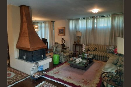 Casa à venda com 600m², 5 quartos e 4 vagas